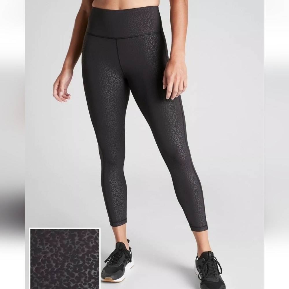 Athleta leggings pocket embossed ⅞ tight, sz XS,compression,Activewear,Running.